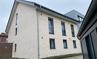 In diesem modernen Mehrparteien-Haus soll die Senioren-WG ansässig gewesen sein. Auch Anlieger berichten von ihren Beobachtungen. - Christian Bröder