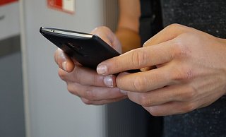 "Sie haben 1 neue Voicemail" oder "1 neue Sprachnachricht empfangen" steht in der SMS: Doch der Link ist eine Falle. - Symbolbild: Pixabay