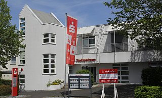 Die Sparkasse schließt die Filiale Lohe zum 1. August. Die Bürofläche steht zum Verkauf. - Ulf Hanke