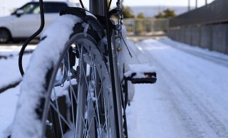 Ohne passenden Reifen ist das Radfahren bei Schnee und Eis besonders gefährlich. - Symbolbild: Pixabay