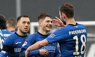 Die SCP-Akteure Florent Muslija (M.) und Dennis Srbeny (r.) haben in der Rückrunde schon fünf Treffer erzielt. Teamkollege Julian Justvan verbuchte zuletzt einen Assist in Kiel. - imago images/Ulrich Hufnagel