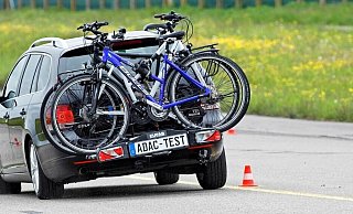 Der ADAC hat im Jahr 2019 verschiedene Fahrradträger auf ihre Sicherheit getestet. Die Ergebnisse sind unter www.adac.de einsehbar. - ADAC/Ralph Wagner