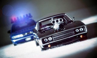 Ein Löhner lieferte der Polizei eine halsbrecherische Verfolgungsjagd quer durch Tempo-30-Zonen, Spielstraßen und Wohngebiete. - (Symbolbild): Pixabay