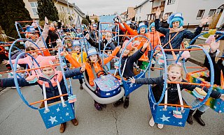 Im Februar 2020 durften die Jecken noch einmal ausgelassen Karneval feiern, kurz danach kam Corona. Die Organisatoren des Kinderkarnevals setzen darauf, dass die Kinder auch im Mai Lust haben, sich zu verkleiden. - BESIM MAZHIQI
