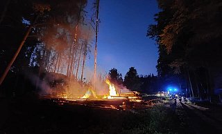 Sowohl die Feuerwehr als auch die Polizei Minden-Lübbecke sind am Donnerstagabend zu einem Brand ausgerückt. - Feuerwehr Stemwede