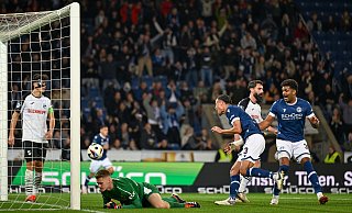 Joel Felix trifft zum 2:1-Endstand für den DSC Arminia gegen den SC Verl. - Teresa Kröger