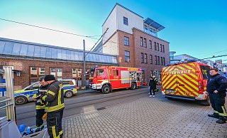 Feuerwehrkräfte wurden zu einem Kellerbrand an der BAJ gerufen. - Andreas Zobe