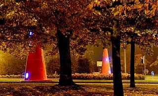 Die "Safety Cones" von Dennis Oppenheim am Bergertor sind nach anfänglicher Skepsis aus dem Stadtbild kaum noch wegzudenekn. - ralf bittner, www.f2-fotografie.de