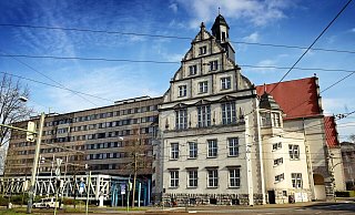Vor dem Landgericht in Bielefeld müssen sich vier Angeklagte wegen Einbruchdiebstahl und Beihilfe zum Einbruchdiebstahl verantworten. - Barbara Franke