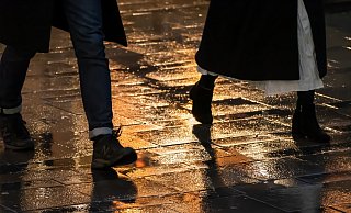 Zum Abend hin kann es glatt auf den Straßen werden. - Pixabay (Symbolfoto)