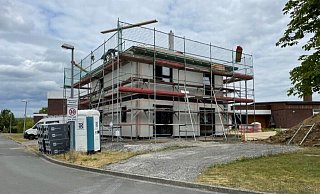 Das Musterhaus im neuen Baugebiet. - Projektentwickler