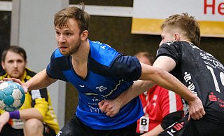 Brakes Felix Weeke (l.) steuerte sieben Tore bei, die Niederlage gegen den HSC Haltern-Sythen vermochte aber auch er nicht zu verhindern. - Andreas Zobe