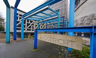 Die Staatsanwaltschaft Bielefeld wirft drei Männern im Alter von 21, 26 und 31 Jahren räuberischen Menschenraub vor. - Andreas Zobe