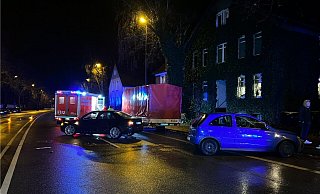 Zwei Menschen wurden bei einer Kollision in Gütersloh verletzt. - Thorsten Heß