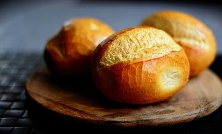 Wer an Silvester und Neujahr frische Brötchen kaufen möchte, wird nicht überall fündig. - Pixabay