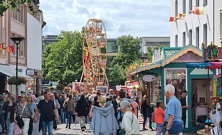Die Paderborner City war am letzten Libori-Tag noch einmal gut gefüllt. Nicht zuletzt, weil viele Geschäfte geöffnet hatten. - Moritz Trinsch