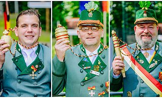 Apfelprinz Daniel Windmann (v. l.), Kronprinz Ingo Hengst und Zepterprinz Guido Könsgen freuen sich über ihre Prämien. - Besim Mazhiqi