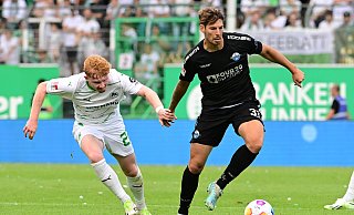 Wenn Maximilian Rohr (r.) fit ist, ist er eine wichtige Stützde im System des SC Paderborn. Nun muss der 28-Jährige aber erneut verletzungsbedigt lange passen. - IMAGO/Zink