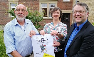Autor und Organisator Ralf Filker (l.), Pfarrerin Patrizia Müller und Komponist Thilo Nordheim laden zum neuen Musical-Projekt ein. - Burkhard Battran
