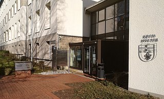 Wer wird als Chef ins Warburger Behördenhaus an der Bahnhofsstraße einziehen? Die Christdemokraten suchen nach geeigneten Bewerbern und Bewerberinnen. - Hermann Ludwig
