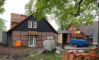 Baustelle: Auf dem Postdamm-Gelände mit dem "Fachwerk" sind mehrere Bauunternehmen aktiv.