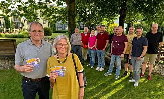 Peter Löhr (v. l.), Helmtrud Keck und die weiteren Aktiven wollen die neue Gruppe im Ort aus der Taufe heben. - Bündnis