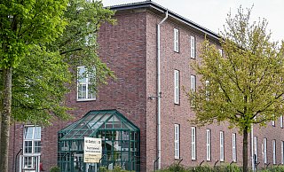 Die Zentrale Ausländerbehörde (ZAB) der Stadt Bielefeld liegt Am Stadtholz. Die Beamten dort unterstehen zwar dem fürs Bielefelder Bürgeramt zuständigen Dezernenten, werden aber vom Land bezahlt. - Christian Weische