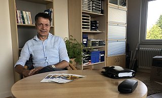Thomas Reichert in seinem Büro in der Martin-Luther-Straße. - Sven Kienscherf