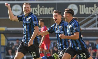 SCP-Stürmer Robert Leipertz (l.) jubelte im Hinspiel gegen den HSV über den ersten Zweitliga-Doppelpack seiner Karriere. Am Ende feierten allerdings die Hamburger. - picture alliance/dpa