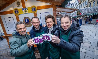 Positive Weihnachtsmarkt-Bilanz: Volker Frohnwieser (v.l.), Lukas Gerhards, Bettina Klusmann und Jan Mayer.Lions BilanzV.l Volker FrohnwieserLukas gerhardsBettina klusmannJan mayer - Sarah Jonek Fotografie
