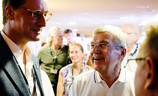 Hendrik Wüst (l, CDU), Ministerpräsident von Nordrhein-Westfalen, setzt sich für NRW als Olympia-Austragungsort ein. - dpa