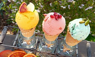 Eine Kugel Eis im Sommer ist eine beliebte Abkühlung - die in diesem Jahr schnell ins Geld gehen kann. - Pixabay (Symbolbild)
