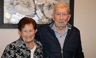 Elisabeth und Günter Westerwinter aus Hövelhof haben sich vor 65 Jahren das Ja-Wort gegeben. - Regina Brucksch