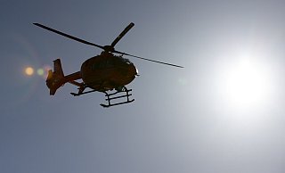 An der zweiten Unfallstelle auf der A2 in Gütersloh war der Rettungsdienst mit drei Rettungswagen sowie einem Notarzt aus Gütersloh und dem Rettungshubschrauber Christoph 13 im Einsatz. - picture alliance / Friso Gentsch/dpa