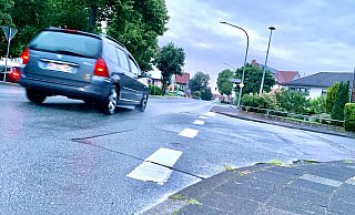 Die Ortsdurchfahrt in Nordborchen soll ab dem kommenden Jahr modernisiert werden. Auf Höhe von Mallinckrodthof und der Einmündung Stadtweg (r.) soll viel passieren. - Jens Reddeker