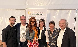 Das Catering-team mit Jan Walther (v.l.) Hartmut Knopse, Andrea Berg, Moni Massmann, Manuela Bruns und Rainer Bruns - Manuela Bruns