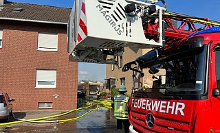Am Varenseller Weg in Gütersloh-Spexard ist am Mittwochnachmittag ein Brand ausgebrochen. - Thorsten Heß