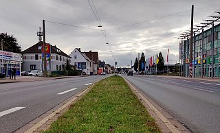 Die Mindener Straße wird ab Montag zwischen dem Alten Rehmer Weg und dem Werrepark in beide Richtungen nur noch einspurig zu befahren sein. - Volker Müller-Ulrich