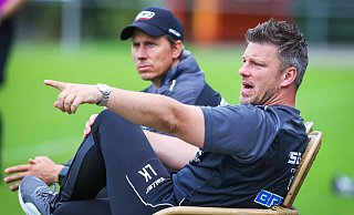 Zeigt, wo's langgeht: SCP-Coach Lukas Kwasniok mit seinem Co-Trainer Frank Fröhling im Trainingslager. - Sarah Jonek Fotografie