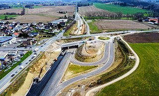 Das östliche Ende der Baustelle wird in den kommenden Monaten der Hauptschauplatz der Arbeiten. So wird die Tunnelstraße (rechts) zur Sackgasse. Foto: Eike J. Horstmann - Eike J. Horstmann