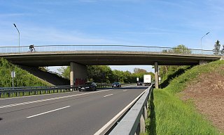 Die Tage der Mastbruchbrücke über die B1 sind endgültig gezählt. - Pauline Maus (Archiv)