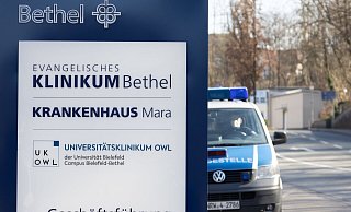 Der Bielefelder Assistenzarzt Philipp G. soll 33 seiner Patientinnen vergewaltigt haben. Aber es sind auch mehrere Opfer außerhalb der Station zu befürchten. - dpa / Friso Gentsch Der Bielefelder Assistenzarzt Philipp G. soll 33 seiner Patientinnen vergewaltigt haben. Aber es sind auch mehrere Opfer außerhalb der Station zu befürchten. - dpa / Friso Gentsch