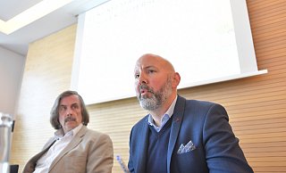 Die Bielefelder Staatsanwaltschaft hat die Verfahren wegen Verleumdung eingestellt. Norbert Morkes (l.) hatte zuvor unter anderem den Ersten Beigeordneten, Henning Matthes, angezeigt. - Jens Dünhölter
