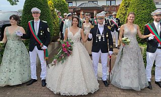 Im Mittelpunkt der Feierlichkeiten steht das Königspaar Sebastian Bläsing und Janine Danzebrink. - Lennart Schlütz