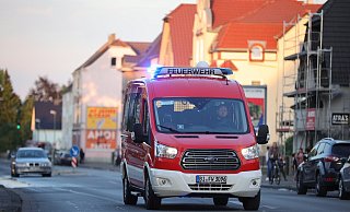 Die Feuerwehr ist seit Stunden vor Ort. - Oliver Krato