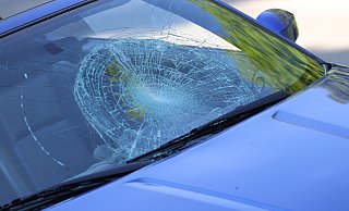Eines der Opfer, ein 22-jähriger Mann aus Vlotho, wurde bei dem Aufprall schwerst verletzt und schwebt NW-Informationen zu Folge in Lebensgefahr. - Claus Frickemeier
