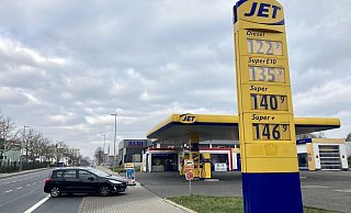 Die Jet-Tankstelle an der Beckhausstraße ist zum zweiten Mal in diesem Jahr überfallen worden. - Jens Reichenbach