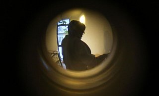Der Abholer soll jung und schlank gewesen sein. Der Mann mit den schmalen Gesicht hatte nordafrikanisches Aussehen und sprach akzentfrei Deutsch. - Symbolfoto: picture alliance / dpa