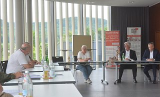 Die Neuen: Marie-Theres van der Boom (v.l.) ist kommissarische stellvertretende Vorsitzende der Integ-Stiftung, Ferdinand Haase steht ihr seit dem Rücktritt der Vorgänger vor. - Ralf T. Mischer