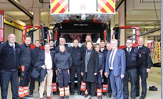 Landrat Jürgen Müller und Bürgermeister Tim Kähler besuchten auch die Einsatzkräfte der Herforder Feuerwache als Zeichen ihrer Wertschätzung. - Claus Frickemeier